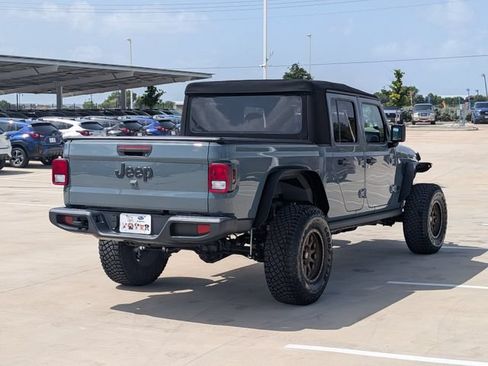 Used 2025 Jeep Gladiator Sport AWD/4WD image 5