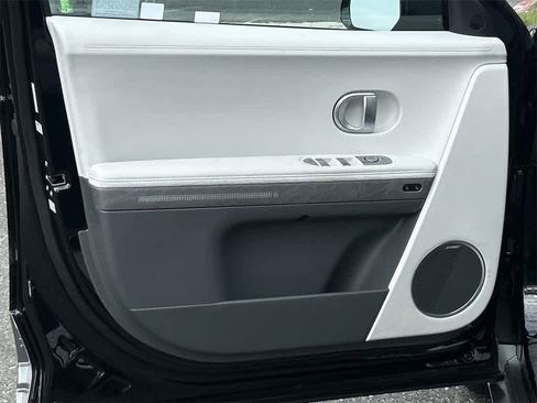 Used 2024 Hyundai Ioniq 5 Limited image 24