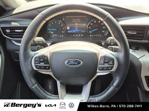 Used 2021 Ford Explorer XLT w/ Equipment Group 202A AWD/4WD image 15