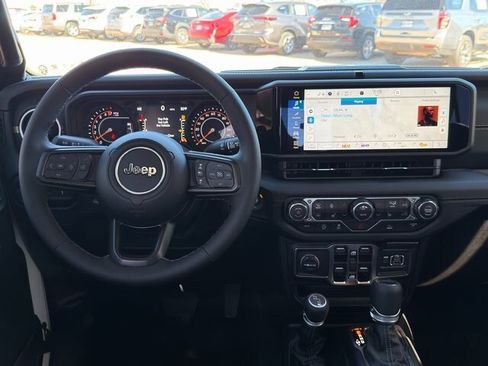 New 2025 Jeep Gladiator Sport image 28