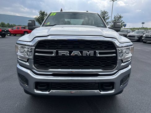 Used 2023 RAM 2500 Tradesman w/ Chrome Appearance Group AWD/4WD image 12