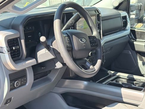 New 2026 Ford F350 XLT w/ XLT Premium Package AWD/4WD image 15
