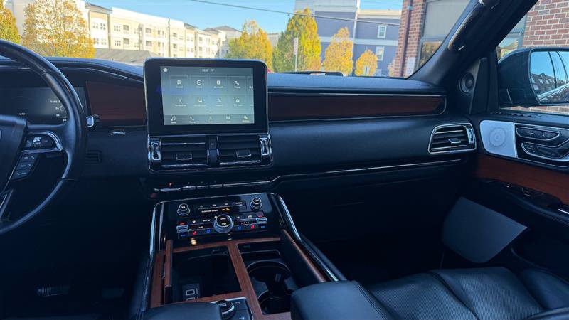Used 2019 Lincoln Navigator L Reserve w/ Cargo Package AWD/4WD image 23