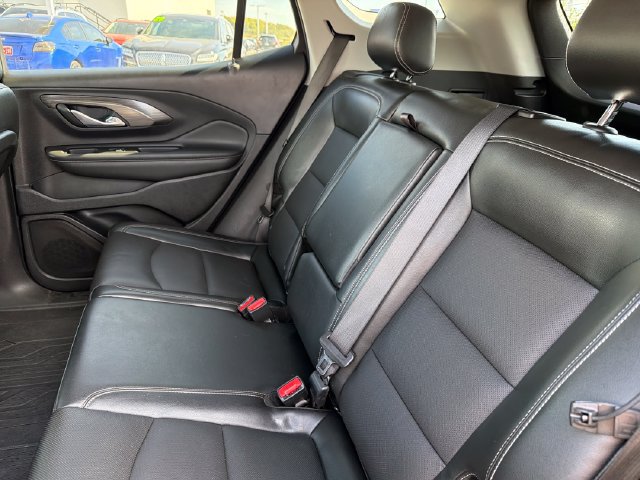 Used 2023 GMC Terrain SLT w/ Infotainment Package II FWD image 21