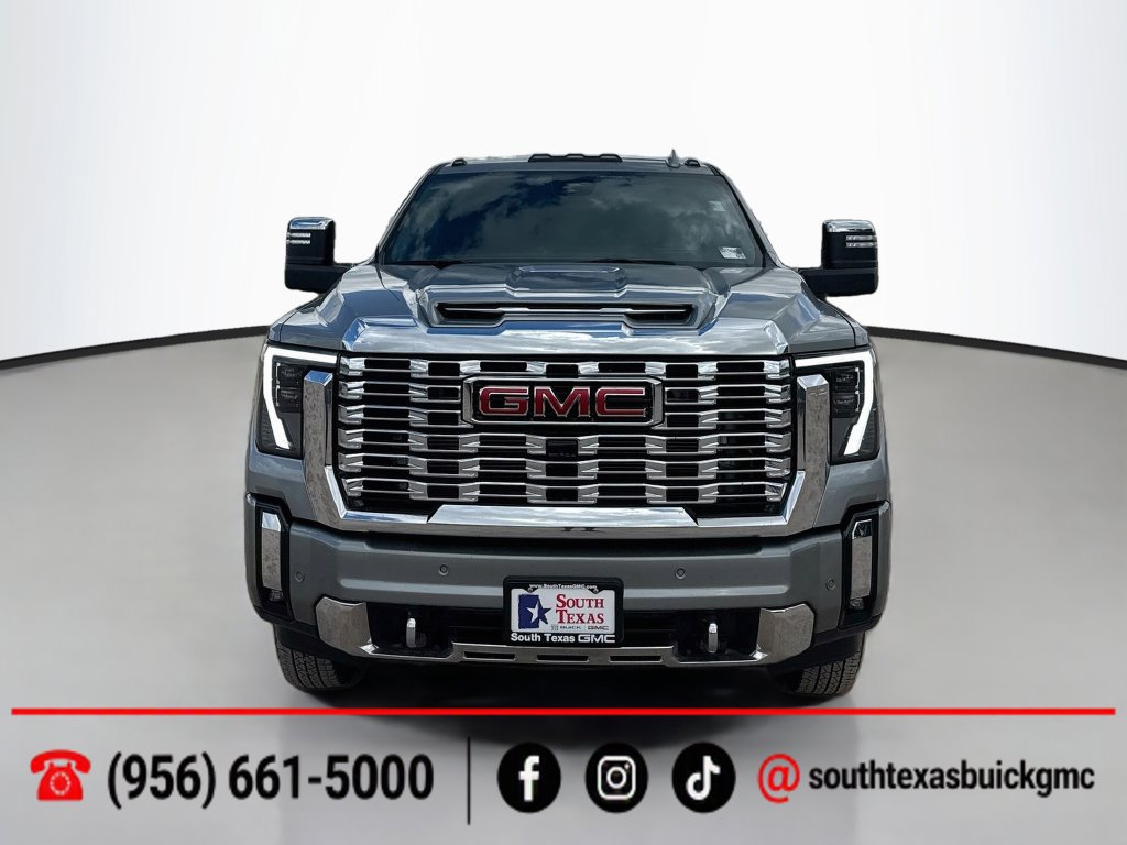 Used 2025 GMC Sierra 3500 Denali w/ Denali Reserve Package AWD/4WD image 2