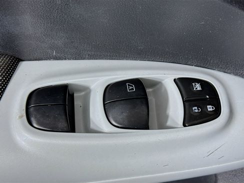 Used 2017 Nissan Juke SV image 24