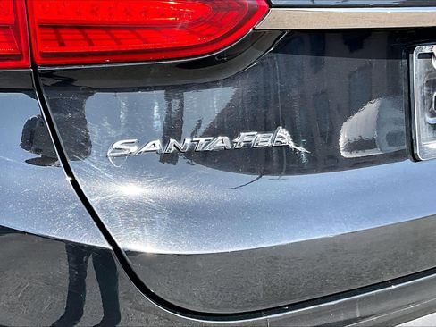 Used 2020 Hyundai Santa Fe Limited FWD image 10