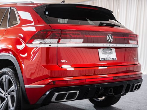 Used 2024 Volkswagen Atlas Cross Sport SEL R-Line AWD/4WD image 6