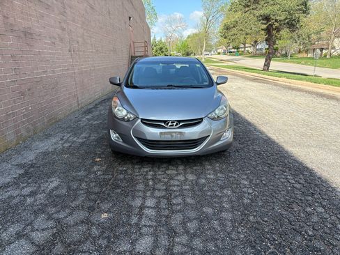 Used 2013 Hyundai Elantra GLS w/ Preferred Pkg image 8
