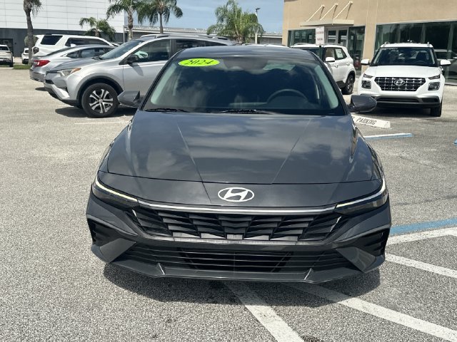 Certified 2024 Hyundai Elantra SEL FWD image 3