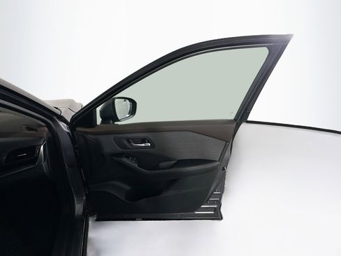 Used 2023 Nissan Rogue SV FWD image 30