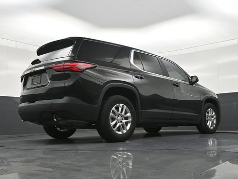 Used 2023 Chevrolet Traverse LS FWD image 28