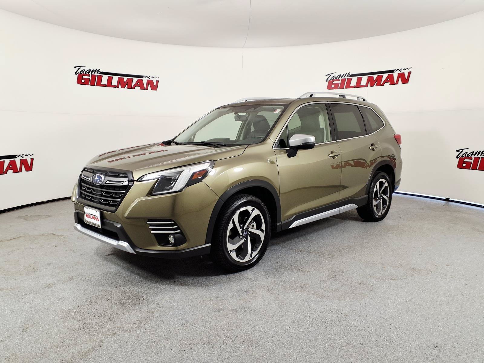 Used 2024 Subaru Forester Touring w/ POP Package 3 AWD/4WD image 3