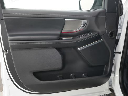 Used 2025 Ford Expedition Max Platinum AWD/4WD image 25