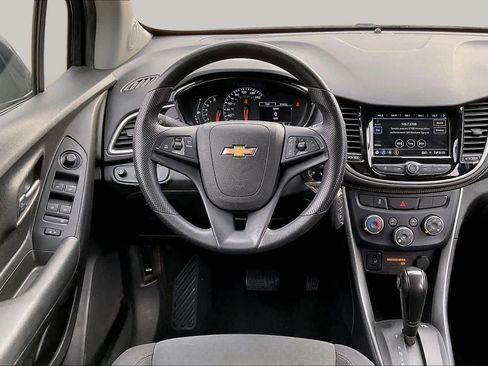 Used 2019 Chevrolet Trax LS w/ Tint and Cruise Package FWD image 7