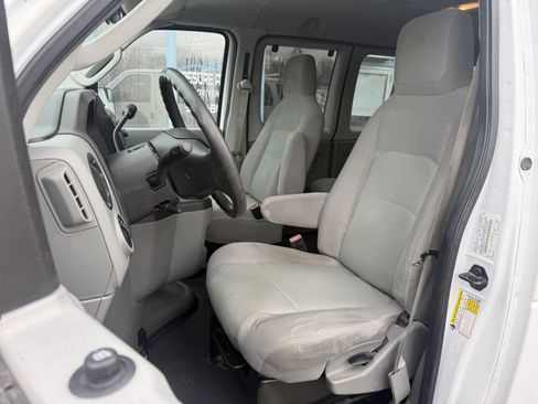 Used 2011 Ford E-350 and Econoline 350 XLT image 13