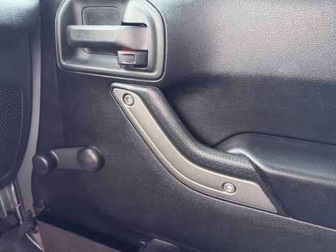 Used 2018 Jeep Wrangler Sport image 17