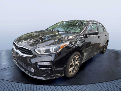 Used 2021 Kia Forte LXS FWD image 3