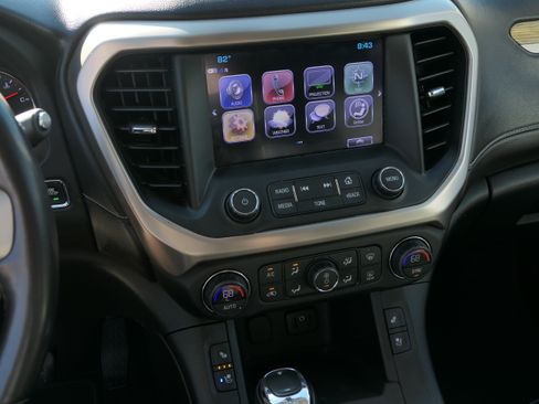 Used 2018 GMC Acadia Denali w/ Technology Package AWD/4WD image 19