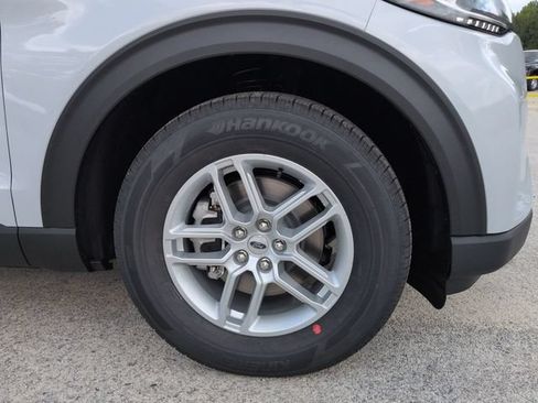 New 2026 Ford Explorer Active RWD image 10