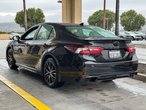 Used 2023 Toyota Camry SE image 7
