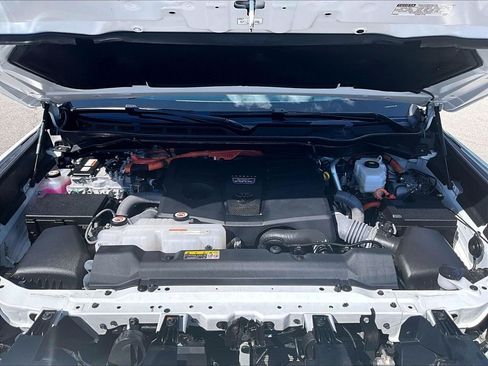 Used 2024 Toyota Sequoia Platinum AWD/4WD image 31