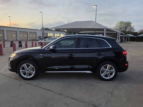 Used 2024 Audi Q5 e Premium Plus w/ Premium Plus Package image 8