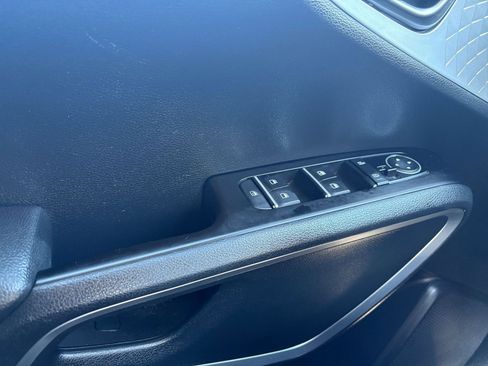 Used 2025 Kia Soul LX w/ LX Technology Package image 18