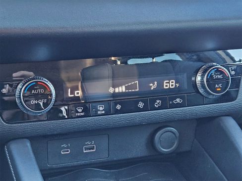 Used 2023 Mitsubishi Outlander SE image 20