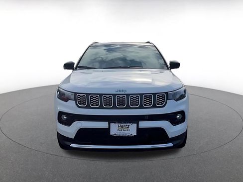 Used 2025 Jeep Compass Limited image 4