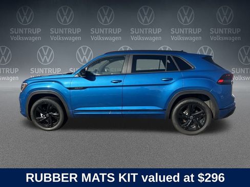 Used 2025 Volkswagen Atlas Cross Sport SEL R-Line image 2