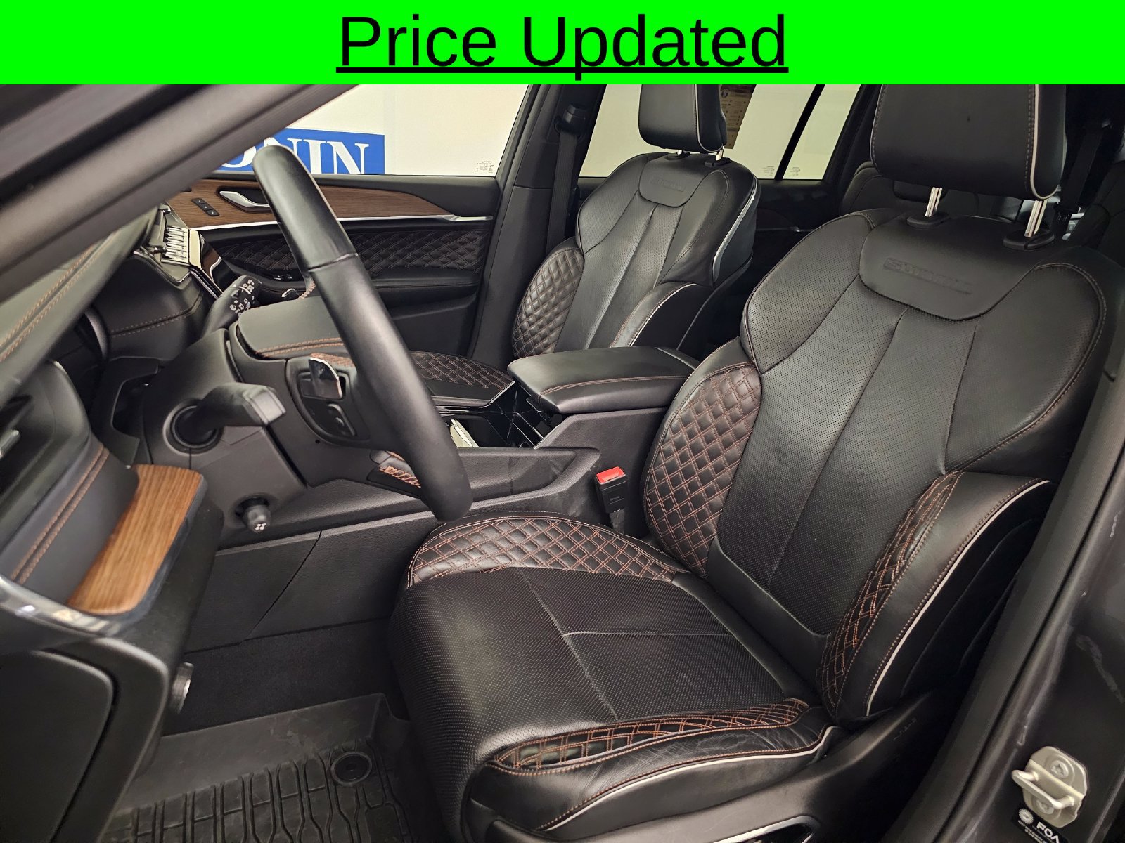 Used 2024 Jeep Grand Cherokee L Summit w/ High Altitude Package AWD/4WD image 6