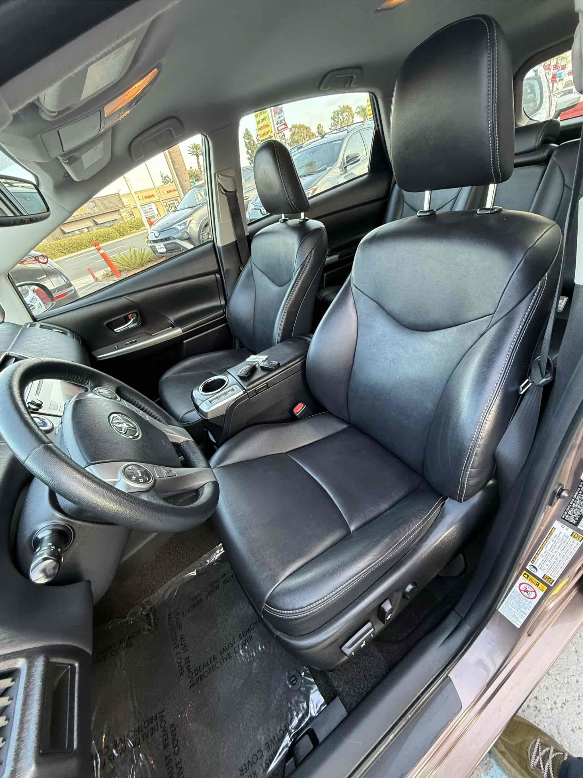 Used 2017 Toyota Prius V Four FWD image 19