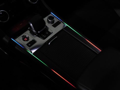 Used 2024 Jaguar F-PACE SVR image 75