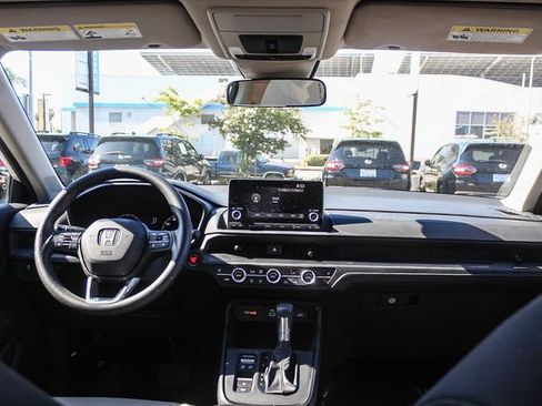 Used 2023 Honda CR-V EX image 16