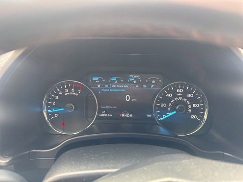 Used 2019 Ford F150 Platinum w/ Equipment Group 701A Luxury image 10