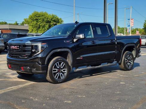 Used 2023 GMC Sierra 1500 AT4 w/ AT4 Premium Package AWD/4WD image 4