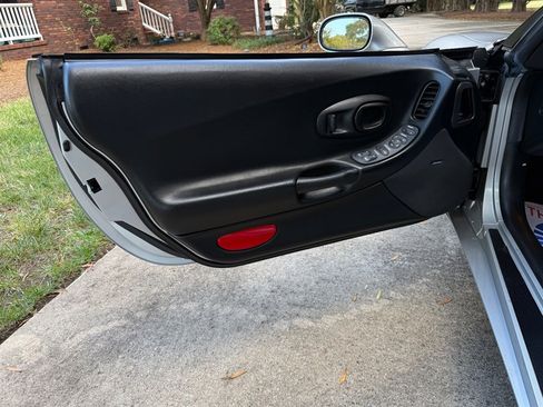 Used 2004 Chevrolet Corvette Coupe w/ Preferred Equipment Group image 45