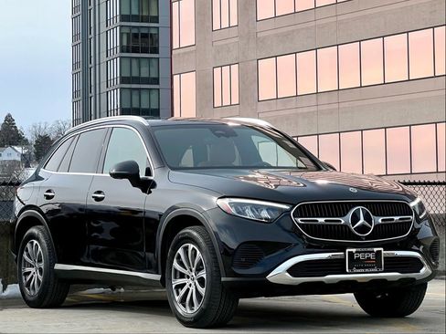 Certified 2023 Mercedes-Benz GLC 300 4MATIC image 1