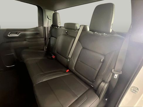 Used 2026 GMC Sierra 1500 SLT RWD image 19