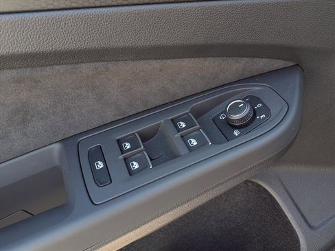 Used 2024 Volkswagen GTI SE image 18