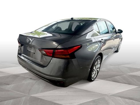 Used 2025 Nissan Altima 2.5 S FWD image 8