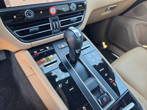 Used 2023 Porsche Macan Turbo AWD/4WD image 19