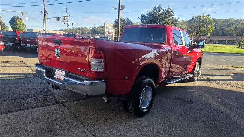 Used 2024 RAM 3500 Big Horn AWD/4WD image 6