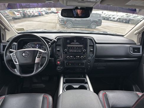 Used 2022 Nissan Titan SV w/ SV Convenience Package image 16