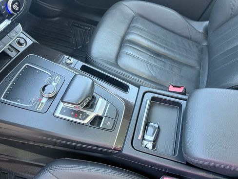 Used 2018 Audi Q5 2.0T Premium Plus w/ Premium Plus Package AWD/4WD image 10