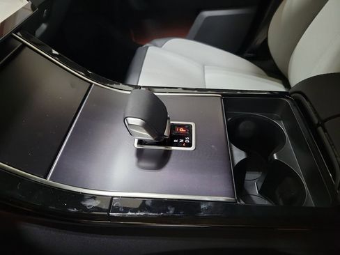 New 2026 Land Rover Range Rover Velar Dynamic SE image 20