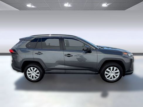 Used 2020 Toyota RAV4 LE FWD image 8