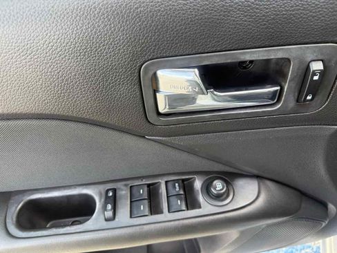 Used 2011 Ford Fusion SE image 9
