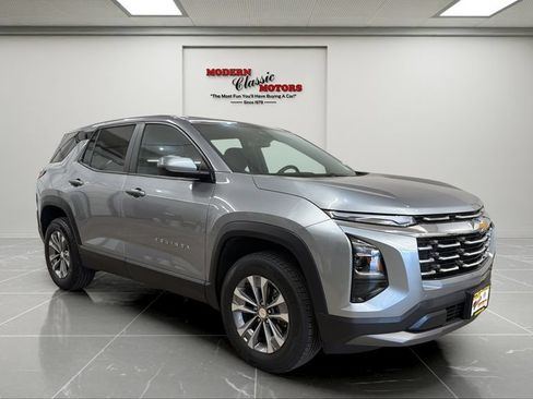 Used 2025 Chevrolet Equinox LT AWD/4WD image 1
